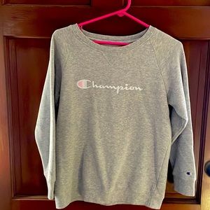 Girls Champion Gray pullover sweatshirt. Size XL